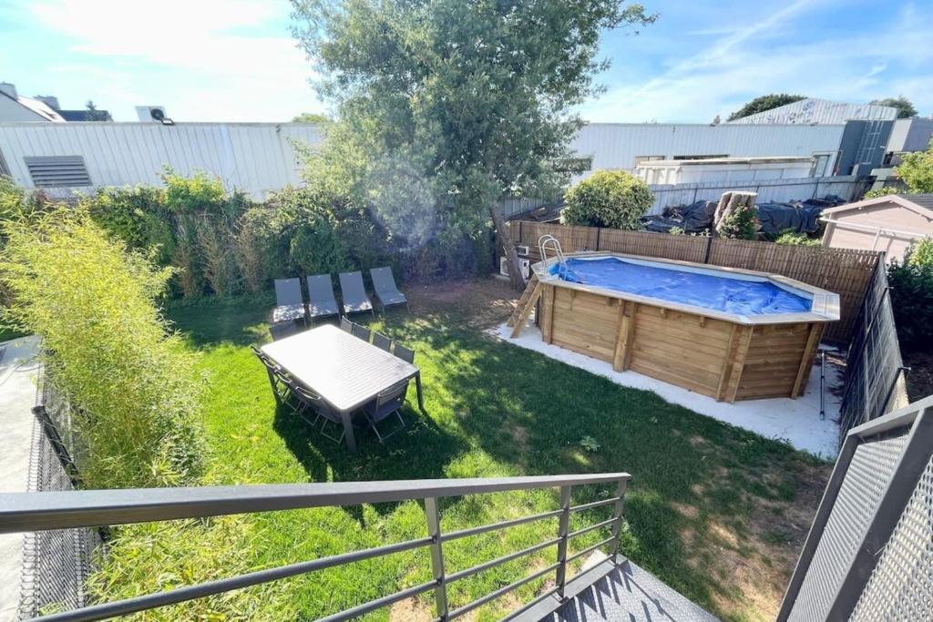 Bazén v ubytovaní Duplex neuf Hyper Design - Piscine chauffée alebo v jeho blízkosti