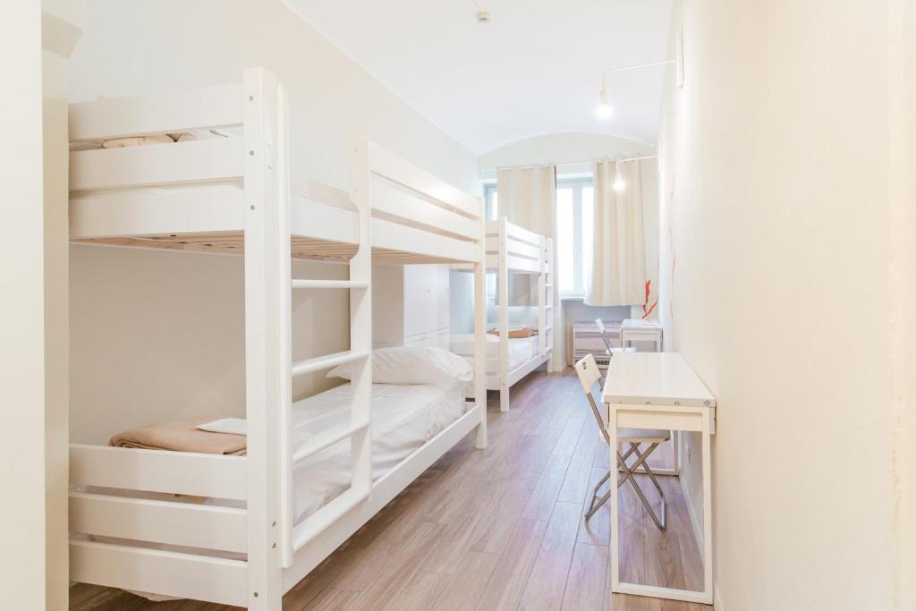 
Single Bed in Mixed Dormitory Room
