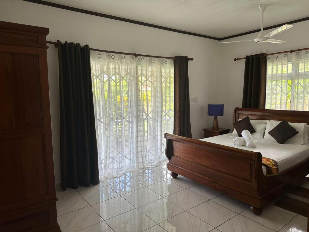 Postel nebo postele na pokoji v ubytování Leo Selfcatering
