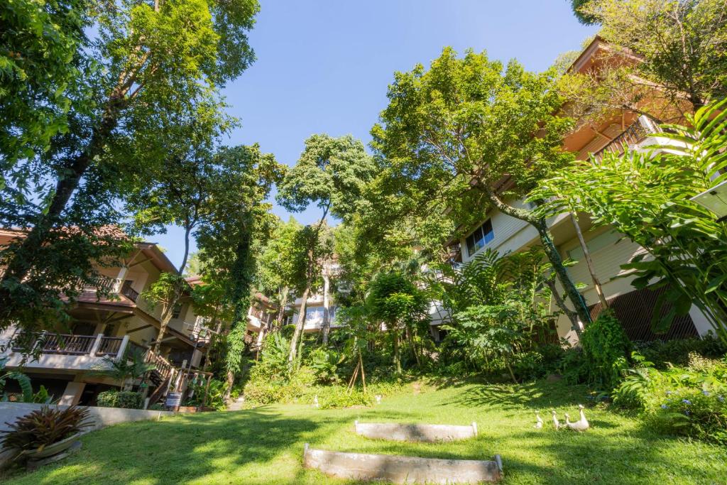 Сад в Pakasai Resort