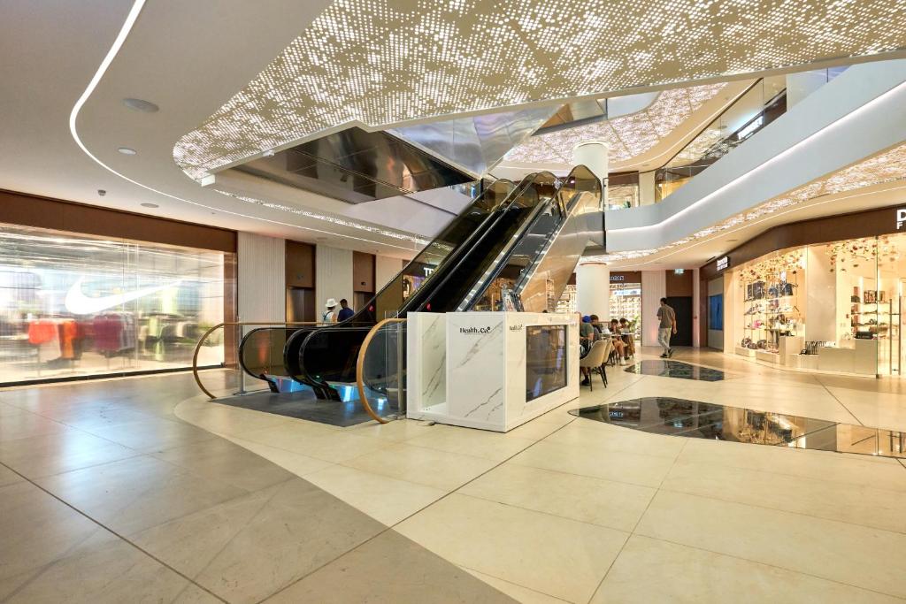 Fotografie z fotogalerie ubytování Sky High Luxury Apartment in Mercury Towers with Infinite Seaviews v destinaci St Julian's