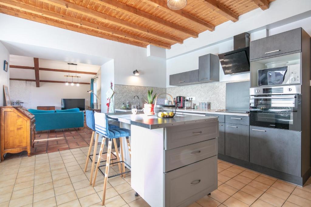 Kuchyň nebo kuchyňský kout v ubytování Refuge Vassivain - Appt avec jardin vue montagne