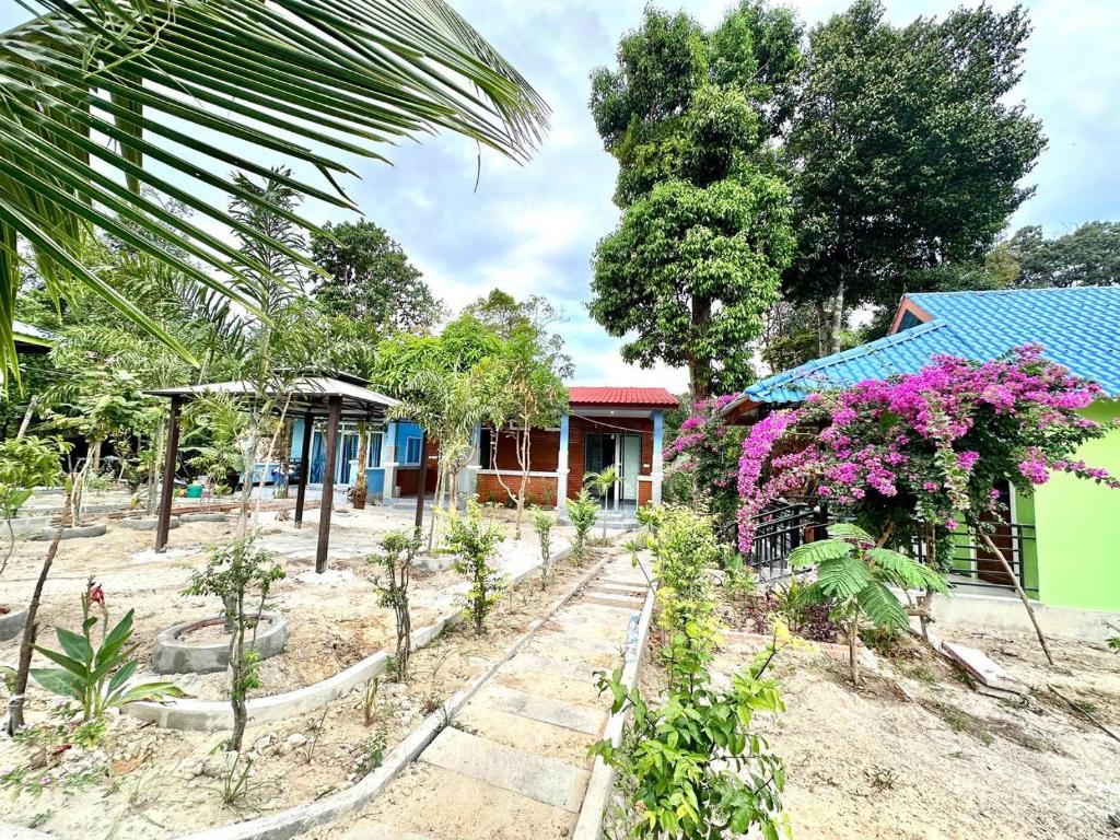 Zahrada ubytování Garden Bungalows Koh Rong
