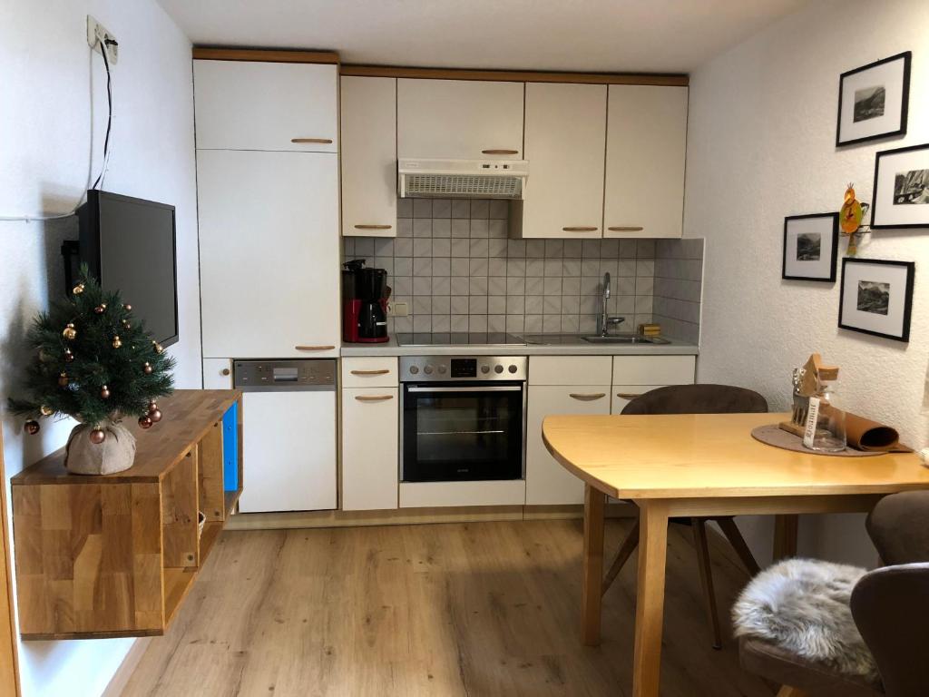 Kuchyň nebo kuchyňský kout v ubytování Haus Frainer
