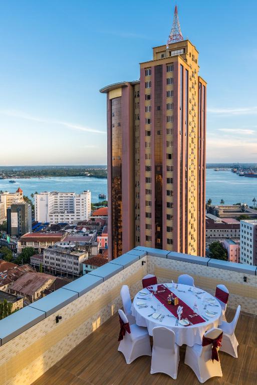 Balkón nebo terasa v ubytování Golden Tulip Dar Es Salaam City Center Hotel