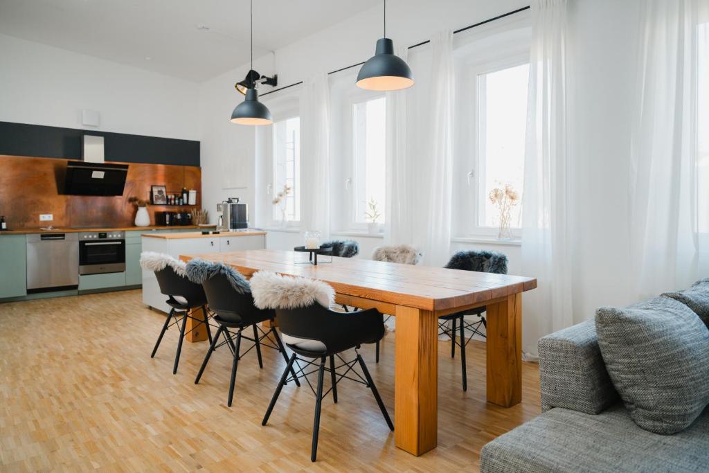 EXKLUSIVES Stadthaus auf zwei Etagen am Staatstheater, Cottbus (updated ...