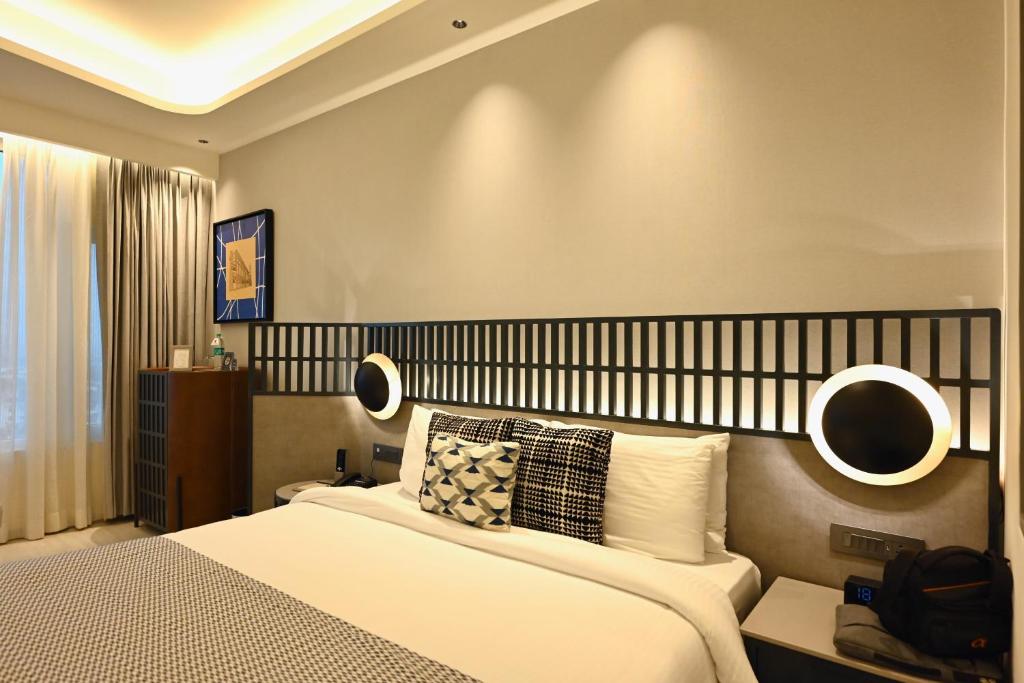 The Landmark Towers - Modern Luxury Rooms