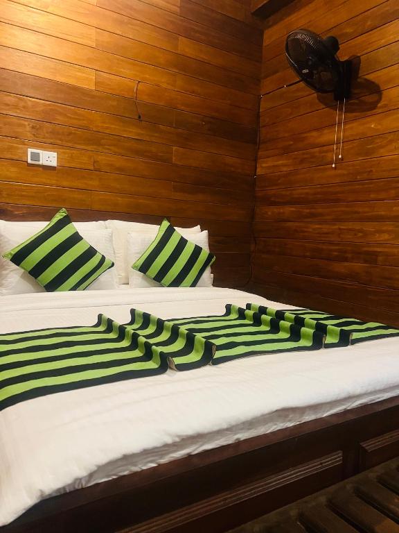 Postel nebo postele na pokoji v ubytování MUM Jungle Inn