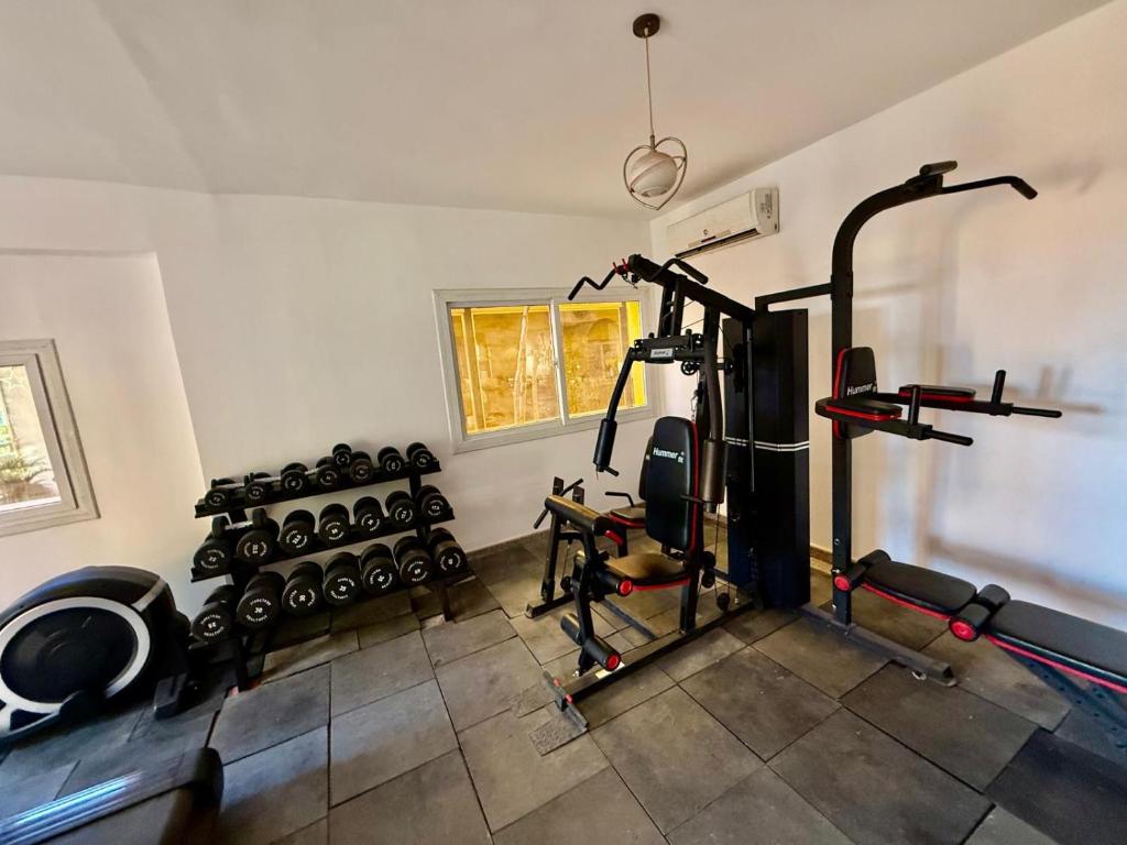 Fitness centrum a/nebo fitness zařízení v ubytování Modern 1BR Apartment - Al Dora Resort, Hurghada
