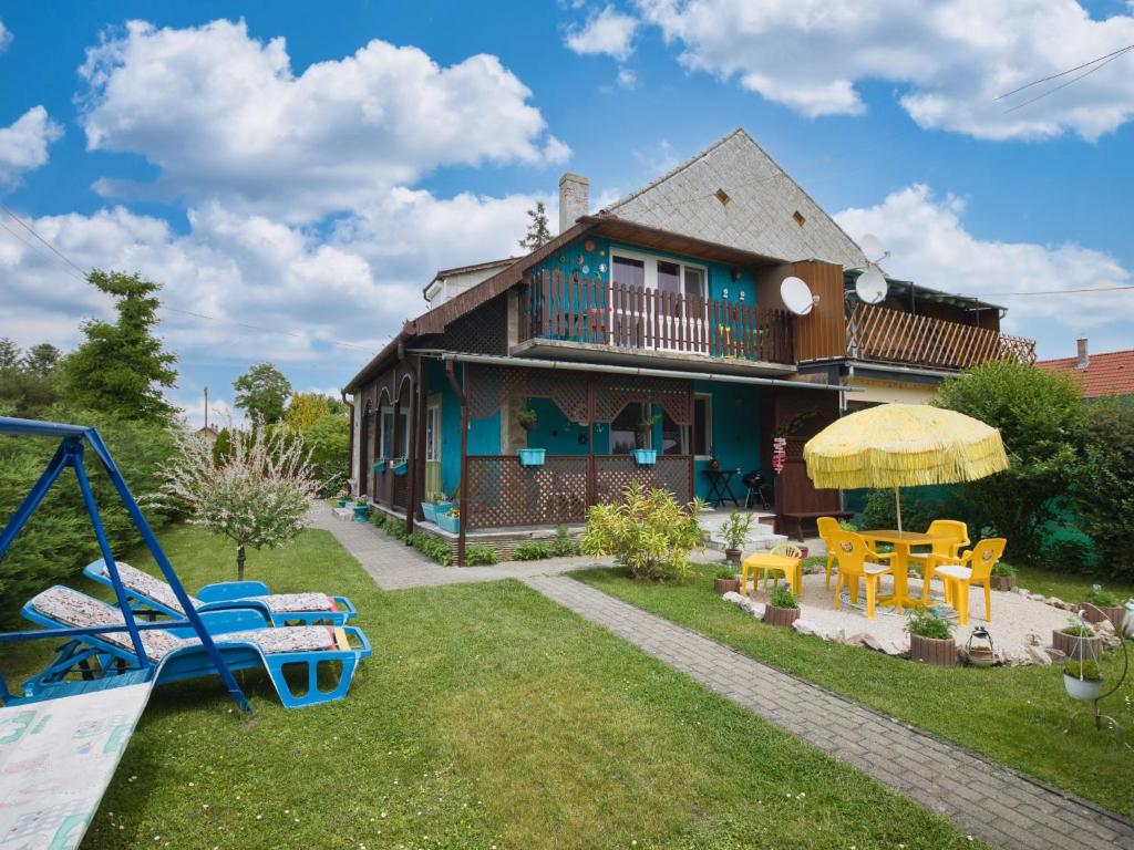 Vonkajšia záhrada v ubytovaní Apartment Gagarin 1 - MAF136 by Interhome