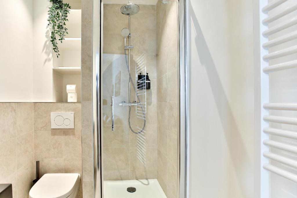Marais Elegance Suite - Two bedrooms photo