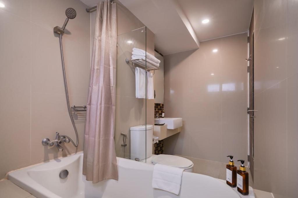 Aspira Suites Sukhumvit 20 - Resim 32