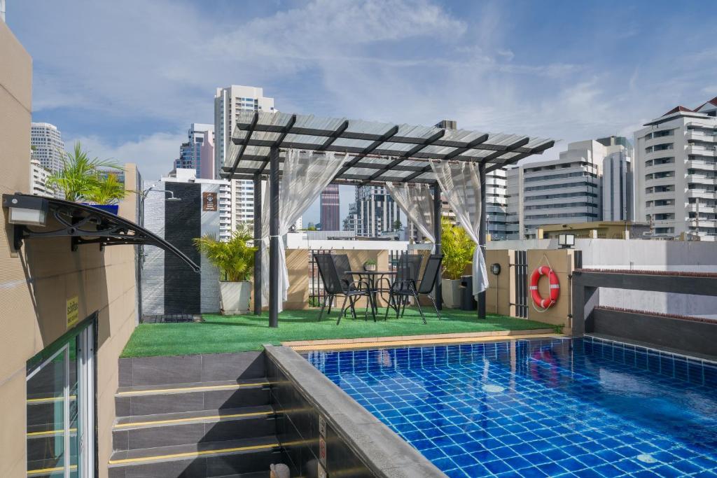 Aspira Suites Sukhumvit 20 - Resim 38