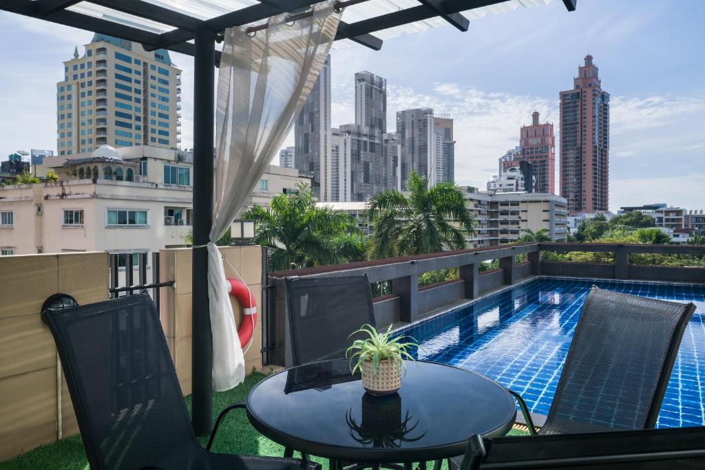Aspira Suites Sukhumvit 20 - Resim 40