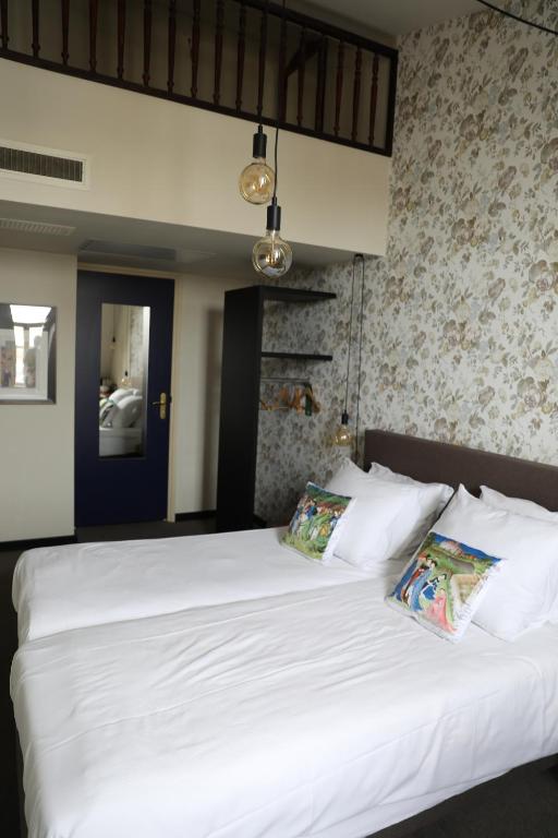 
Standard Room with Park View
