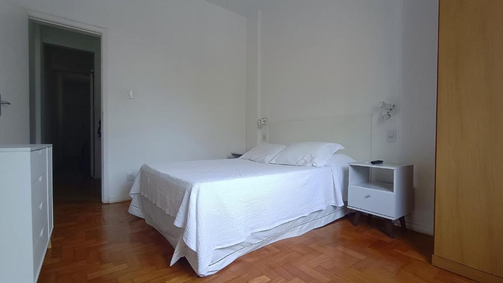 Apartamentos Gomes Carneiro 84 - Ipanema - One-Bedroom Apartment