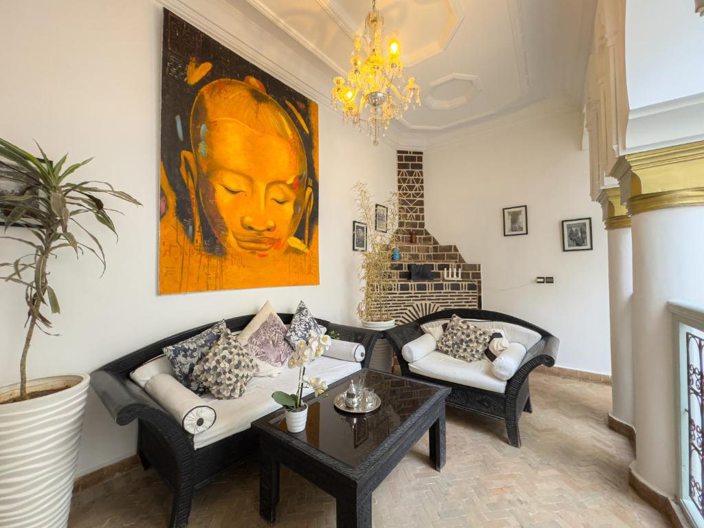 Posezení v ubytování Riad L'Orchidée Suites & Spa