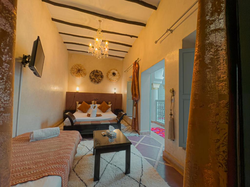 Posezení v ubytování Riad L'Orchidée Suites & Spa