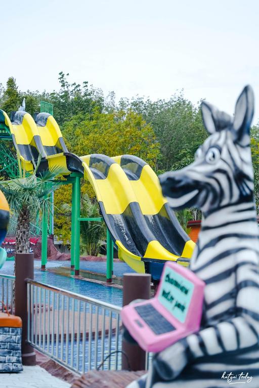 Bazén v ubytování Chomview Lanta Water Park Resort nebo v jeho okolí