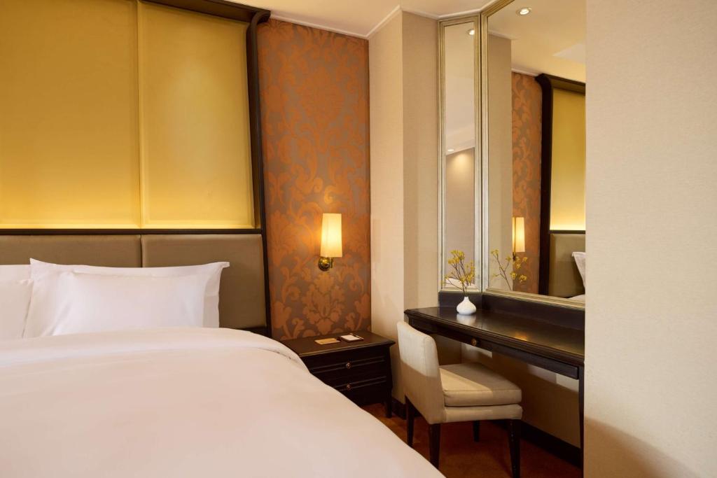 Dusit Thani Pattaya - Club Grand Room King