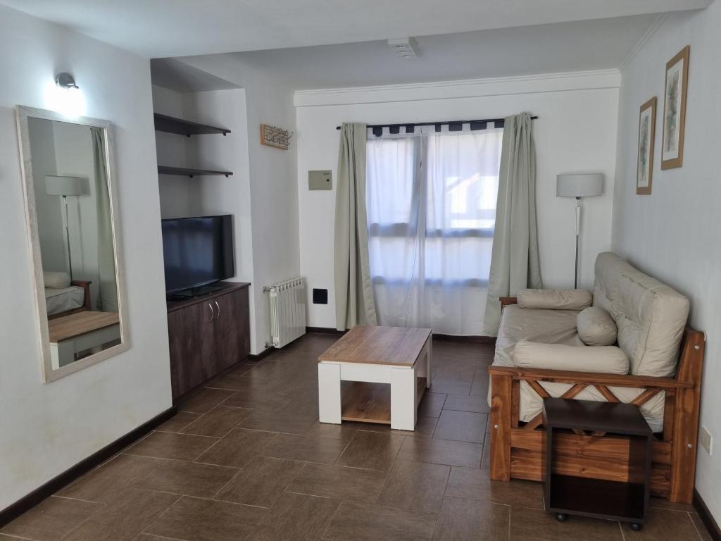 TV a/nebo společenská místnost v ubytování Departamento centrico Mascardi