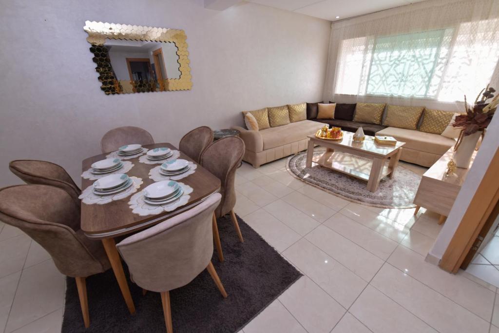 Posezení v ubytování Cozy Duplex appartement wifi parking proximité