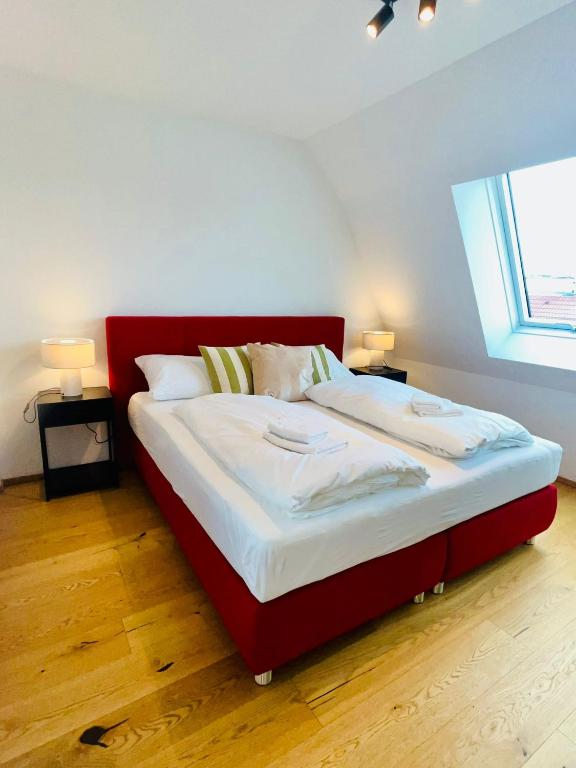 Łóżko lub łóżka w pokoju w obiekcie OrestaLiving - Penthouse with designer renovation
