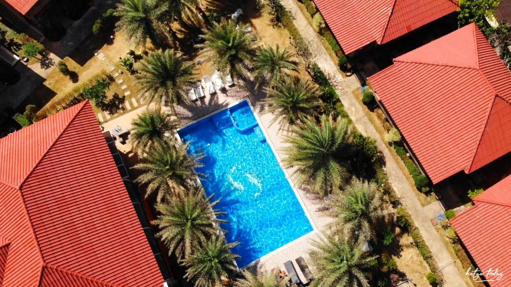 Bazén v ubytování Chomview Lanta Water Park Resort nebo v jeho okolí