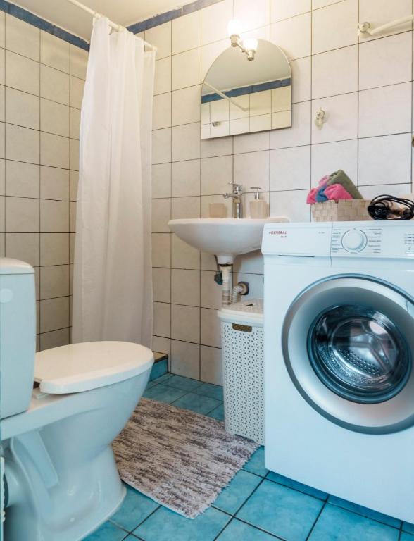 A bathroom at Cherry House