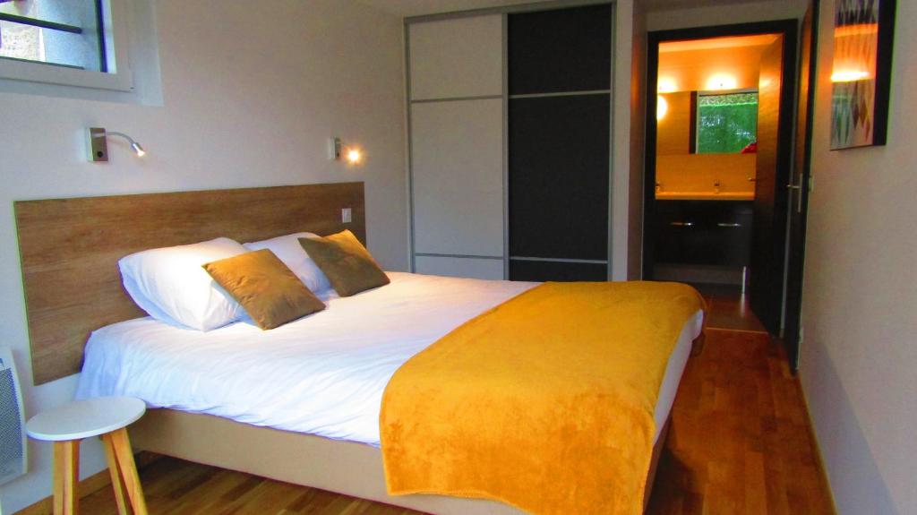 Postel nebo postele na pokoji v ubytování Appartement Semnoz - Vue Lac