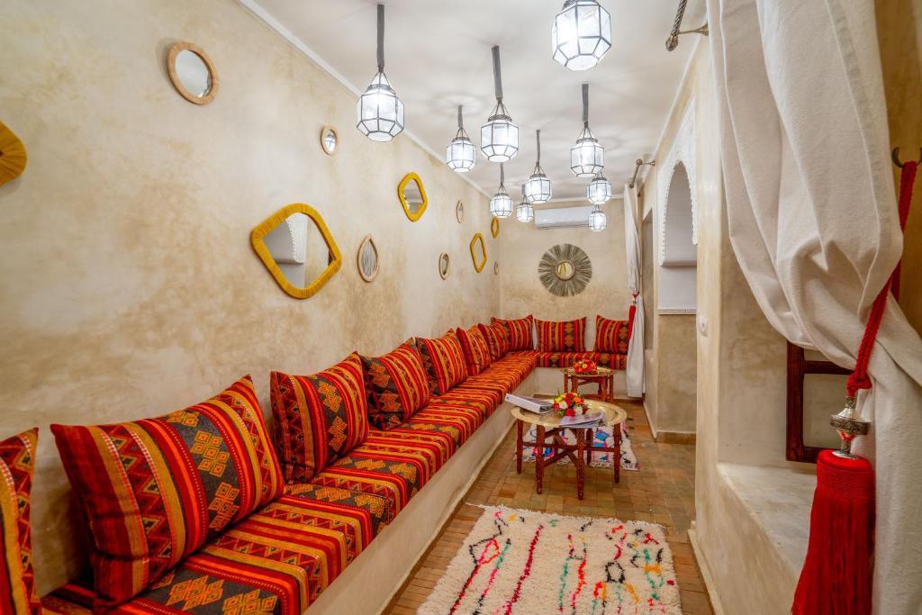 Posezení v ubytování Riad Les Etoiles Berberes & SPA