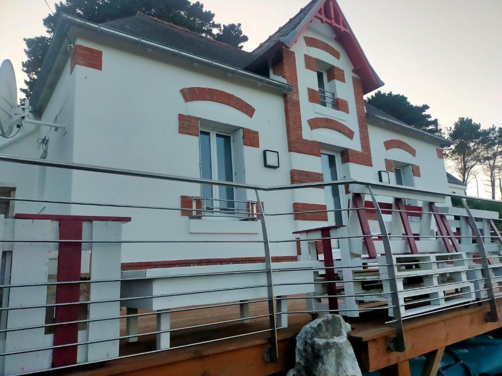 Budova, v ktorej sa vila nachádza