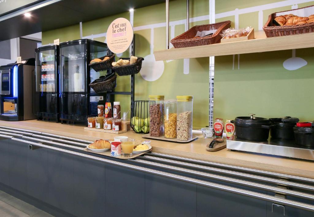 B&B HOTEL Marseille La Valentine St Menet - Resim 43