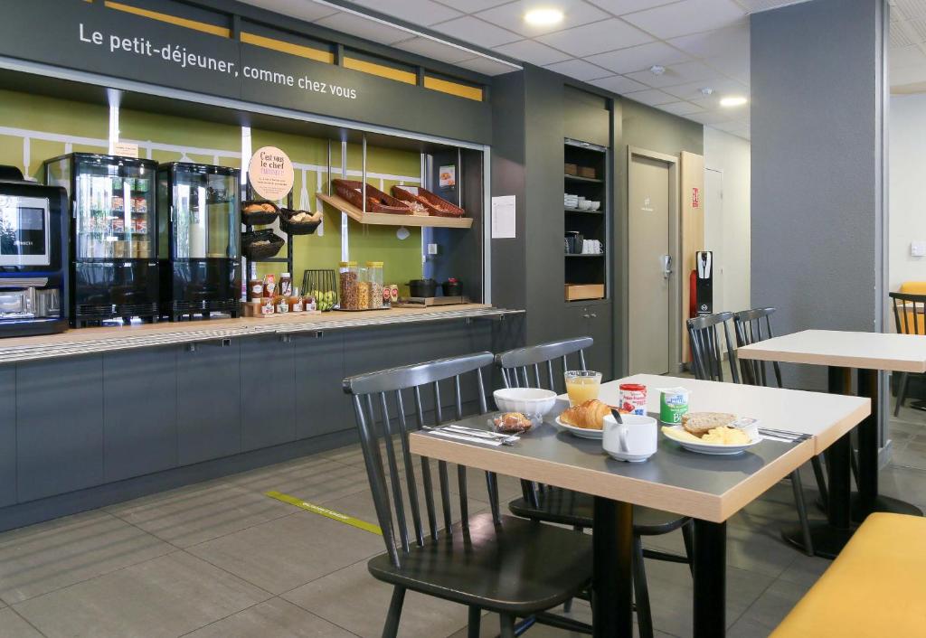 B&B HOTEL Marseille La Valentine St Menet - Resim 37