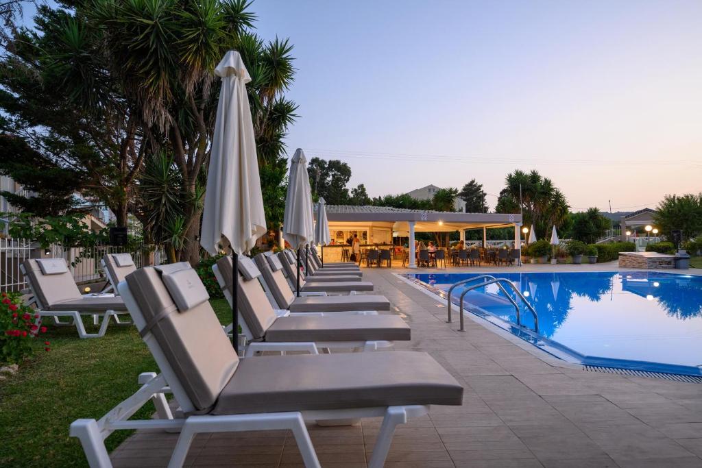 Bazén v ubytování Erofili Hotel nebo v jeho okolí