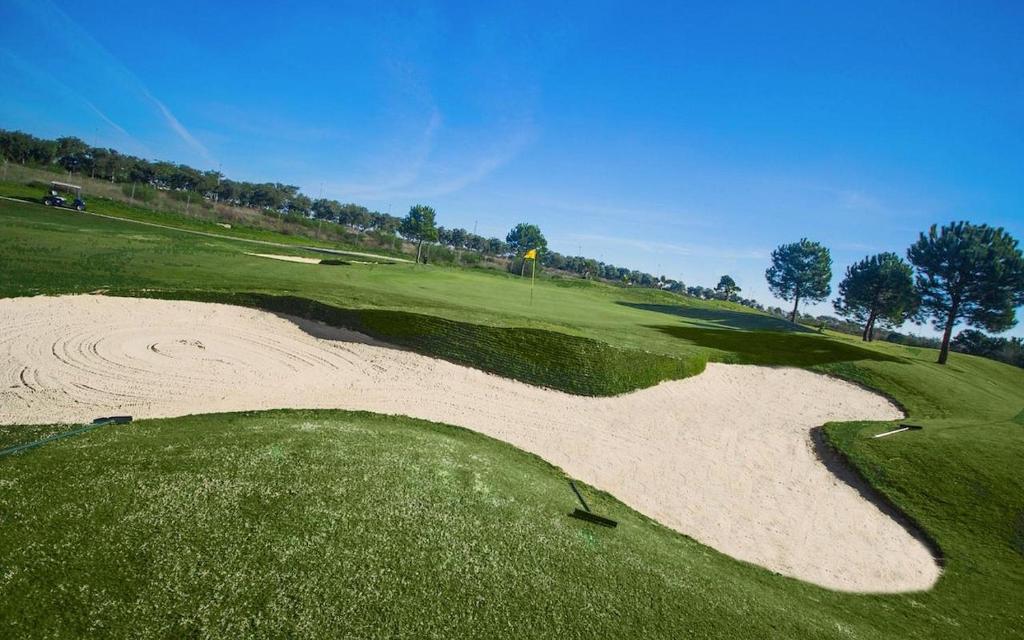 Golf pri dovolenkovom dome alebo okolí