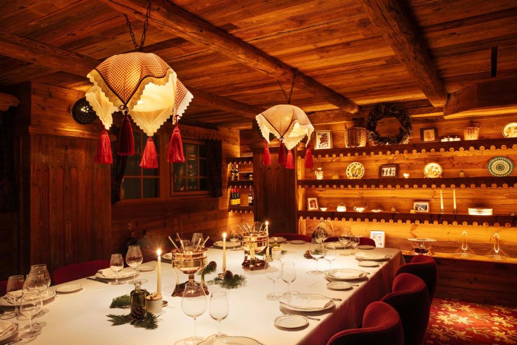 Nápoje v ubytování Hôtel Barrière Les Neiges Courchevel