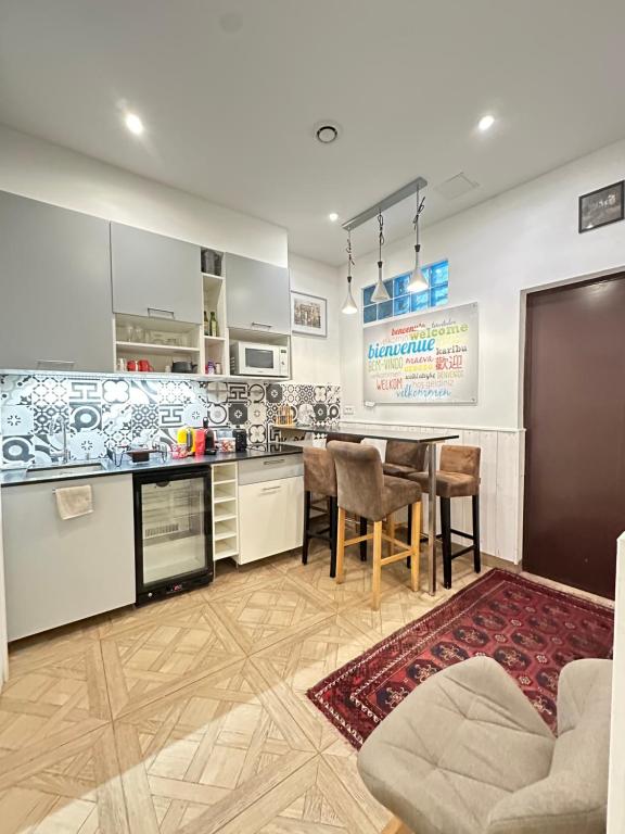 Charles V Marais Apartment - Resim 13