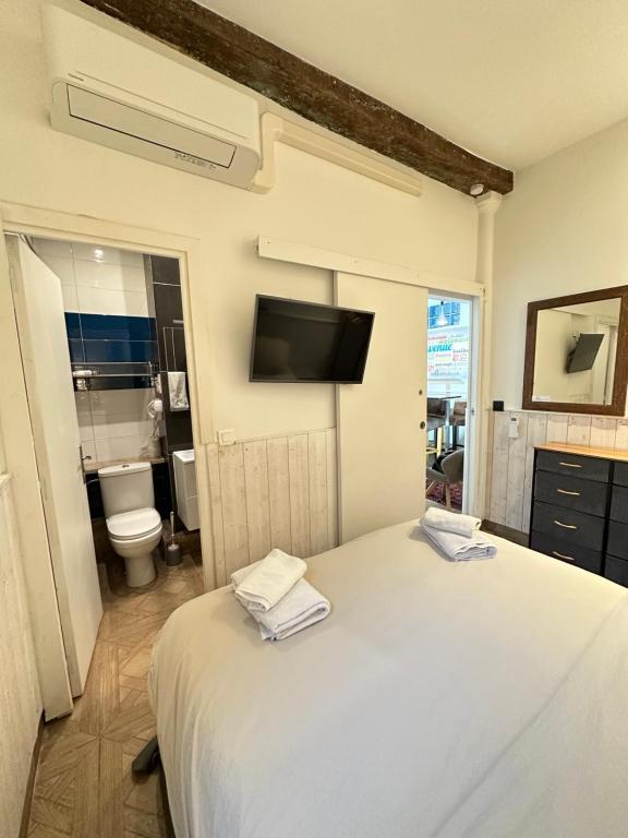 Charles V Marais Apartment - Resim 19