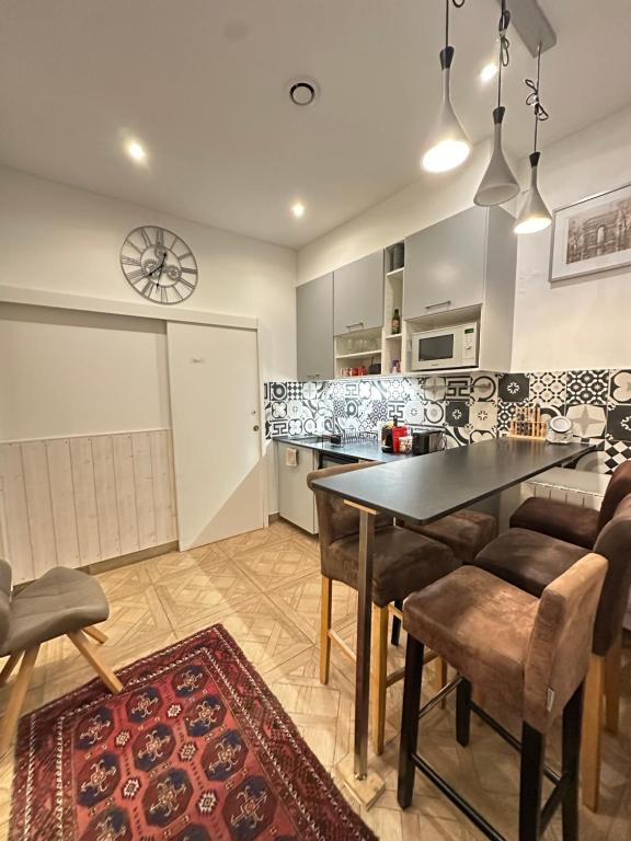 Charles V Marais Apartment - Resim 21