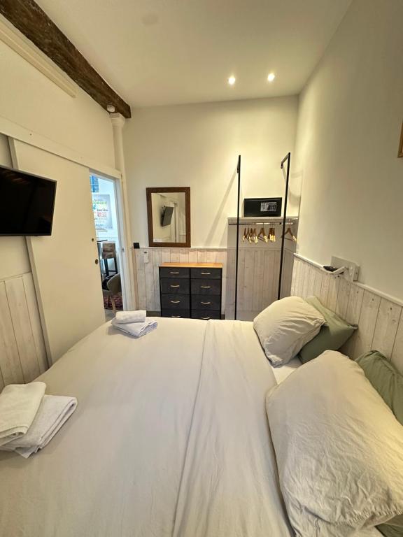 Charles V Marais Apartment - Resim 29