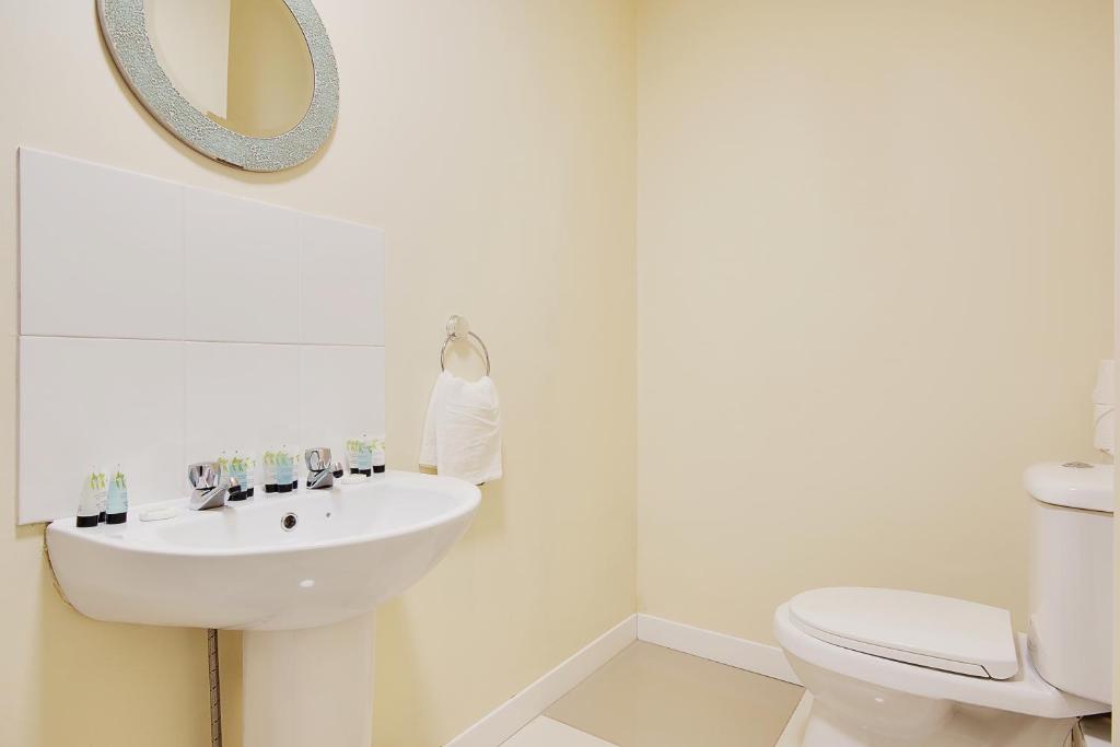 Azure Beach Hotel - Resim 37