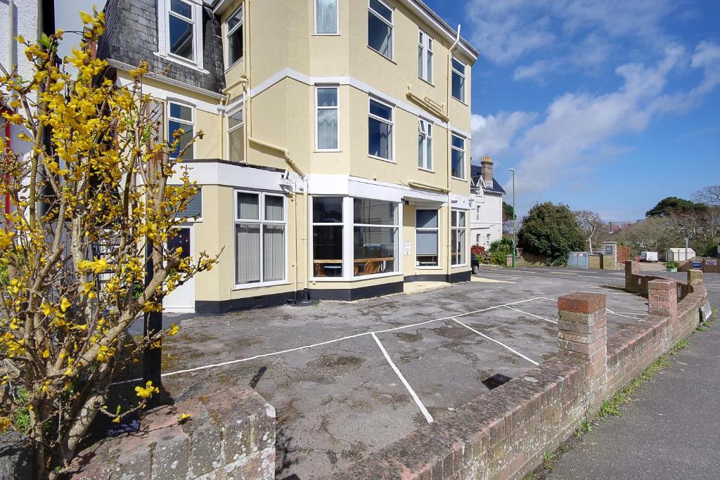 Azure Beach Hotel - Resim 41