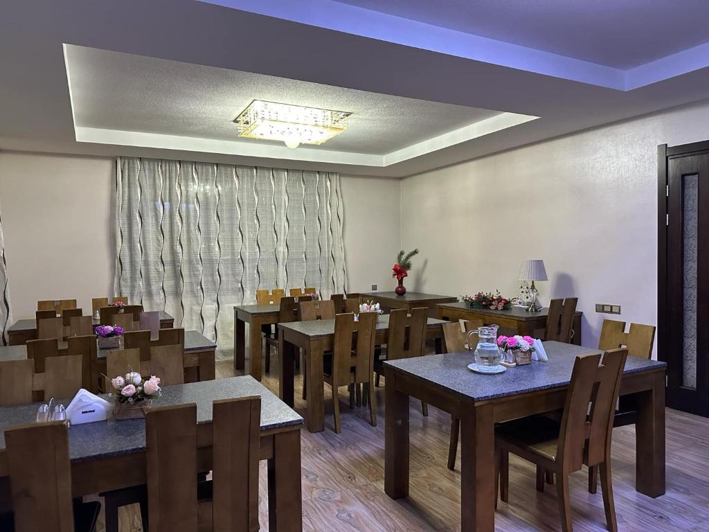 Restaurace v ubytování Hotel in Bakuriani
