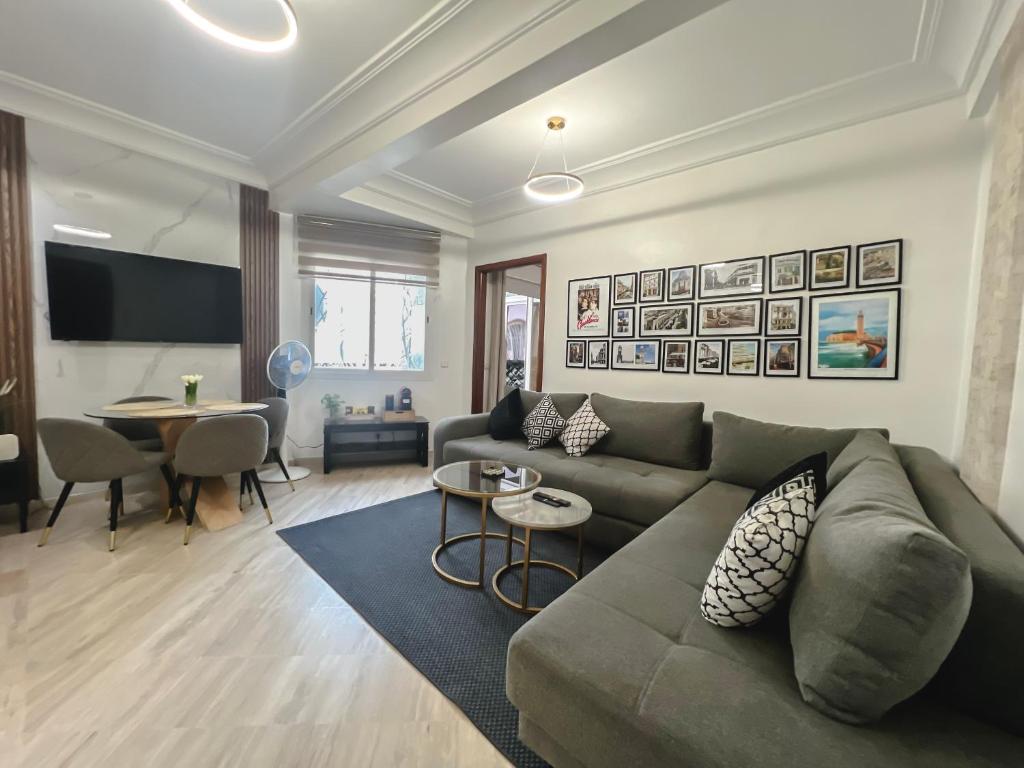 TV a/nebo společenská místnost v ubytování AnfaSuites - Le Central - Parking Free - CasaPort 5min