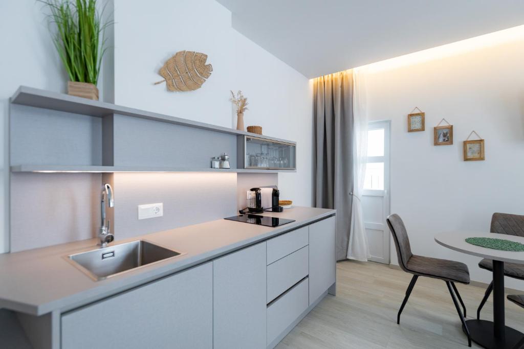 Kuchyň nebo kuchyňský kout v ubytování Apartment Mohr am Semmering