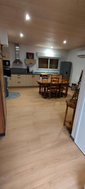 Kuchyň nebo kuchyňský kout v ubytování chalet pour amoureux à Gérardmer