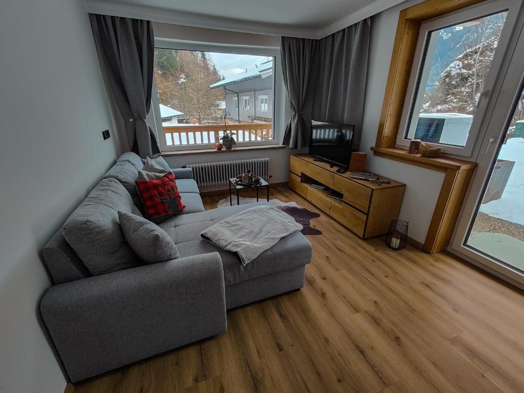 Posezení v ubytování Apartment Anni im Haus Hintertal