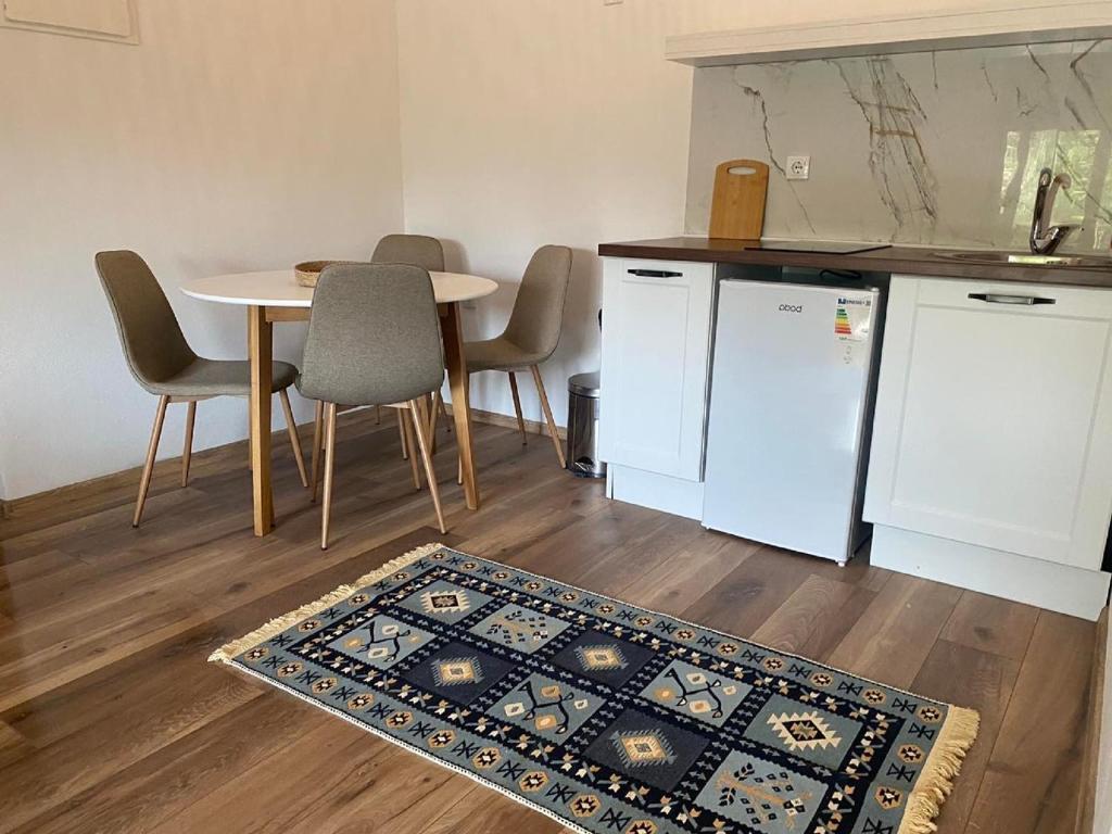 Kuchyň nebo kuchyňský kout v ubytování Sabina Bungalow - Long Beach
