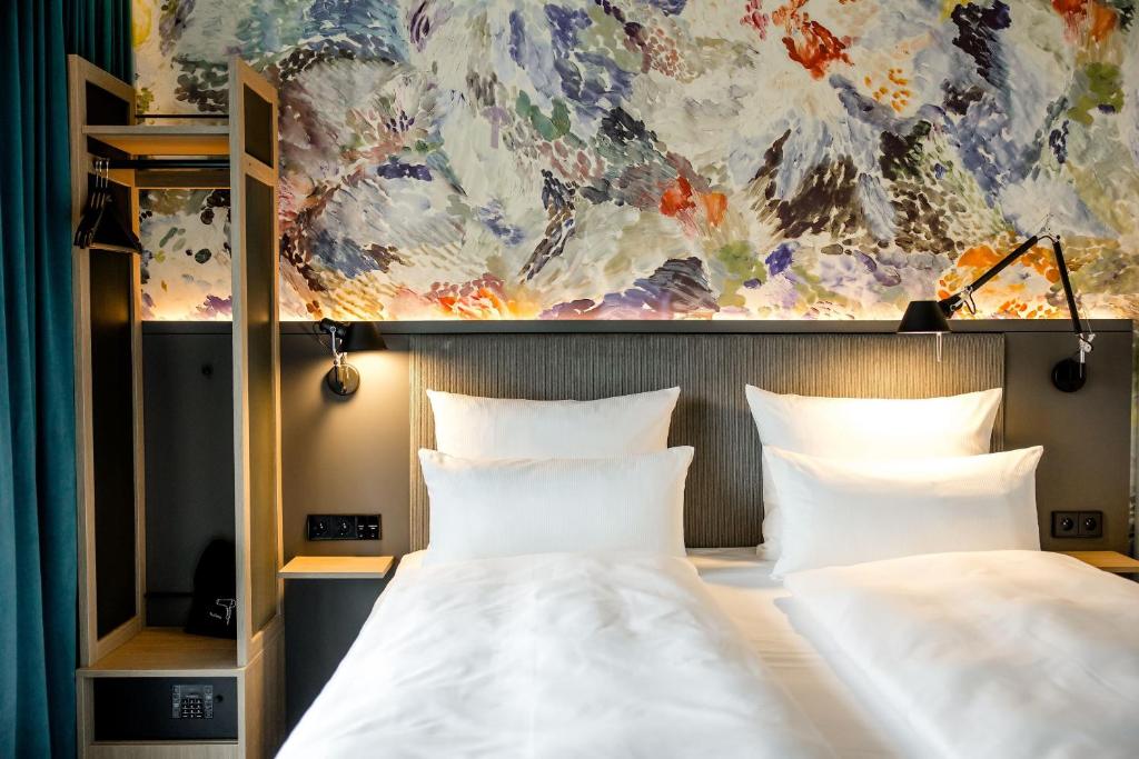 Motel One Antwerpにあるベッド